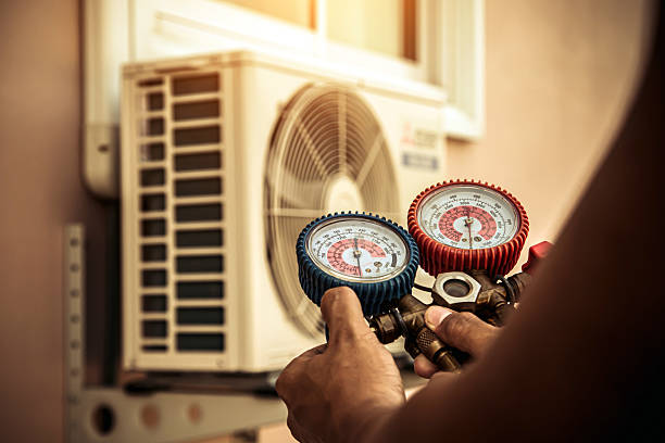 Professional Hvac technician working in Morrow, GA